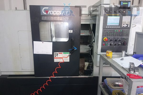 Goodway GLS-2000 CNC machine